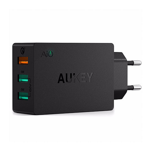 Сетевое зарядное устройство Aukey c Quick Charge 3.0 и тремя портами (PA-T14)