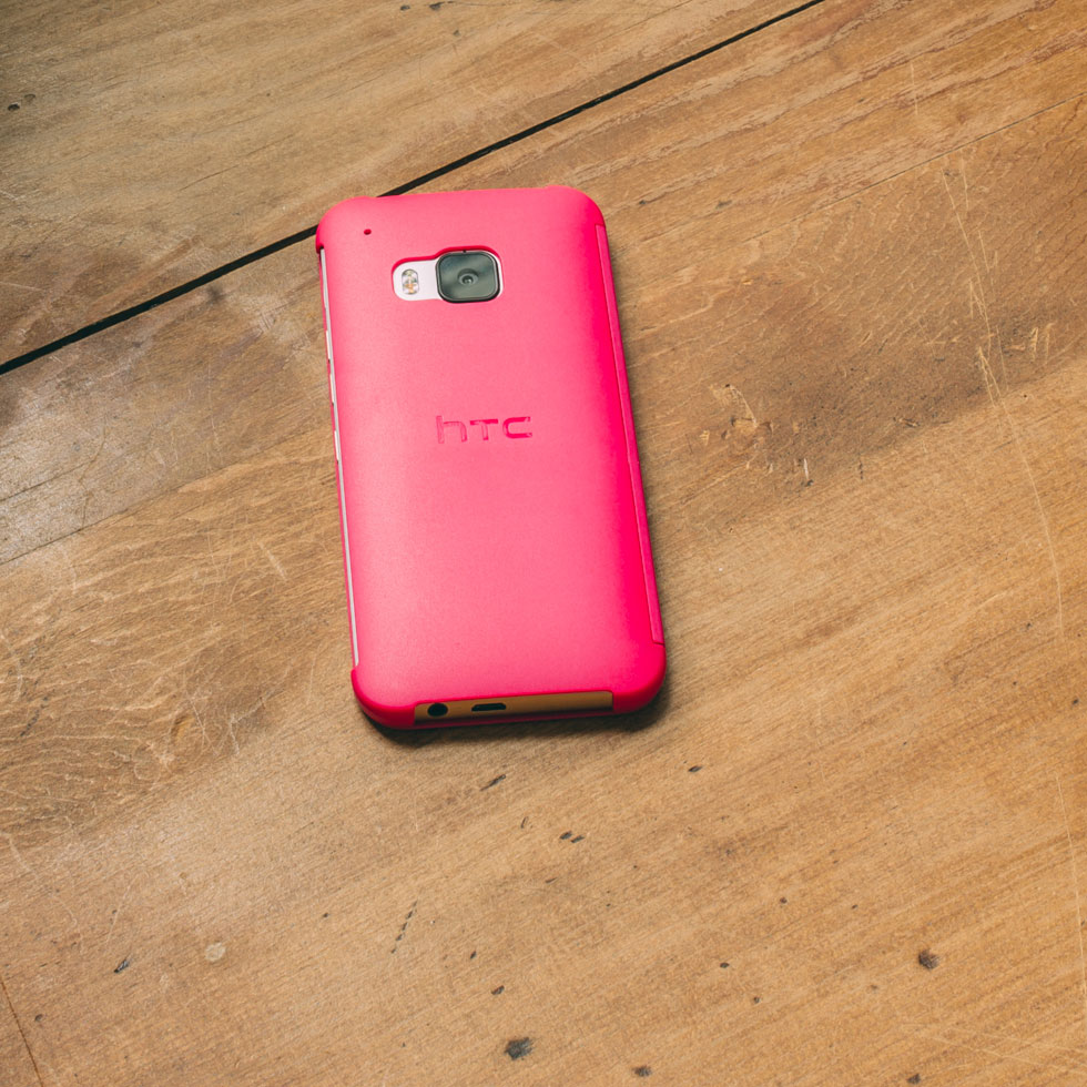 HC M231 htc-dot-view-fusia-04-980x980.jpg